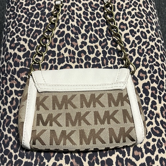 Michael Kors Woman’s Clutch - Picture 2 of 9